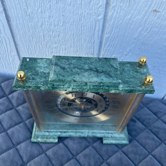 ─୨ৎ─ Vintage Executive Aviation World Desk Clock Quartz Gold PARTS ONLY (4D-081) - Picture 4 of 6